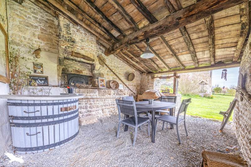 Vente Maison LUCHE SUR BRIOUX - 7 pièces -241 m² - (79170)