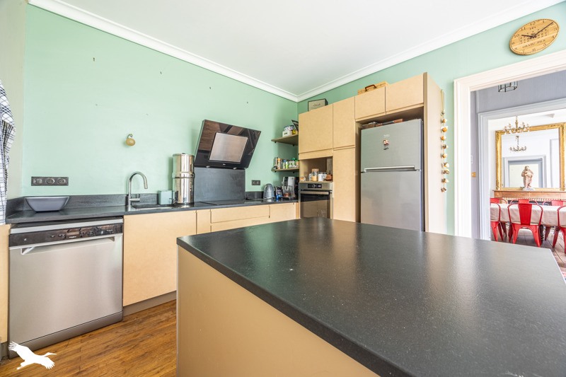 Vente Maison MELLE - 12 pièces -257 m² - (79500)