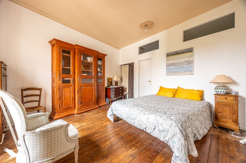 Vente Maison MELLE - 12 pièces -257 m² - (79500)