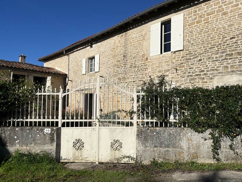 Vente Maison FONTIVILLIE - 5 pièces -146 m² - (79500)