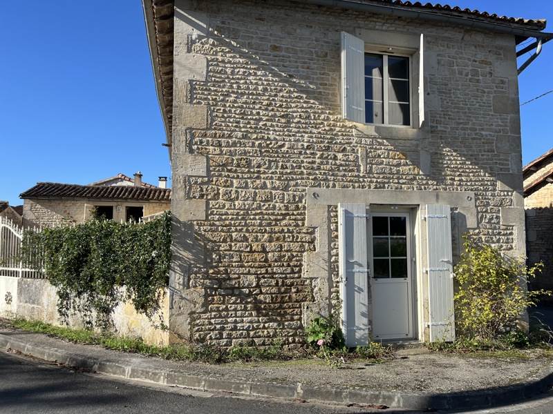 Vente Maison FONTIVILLIE - 5 pièces -146 m² - (79500)