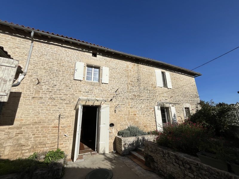 Vente Maison FONTIVILLIE - 5 pièces -146 m² - (79500)