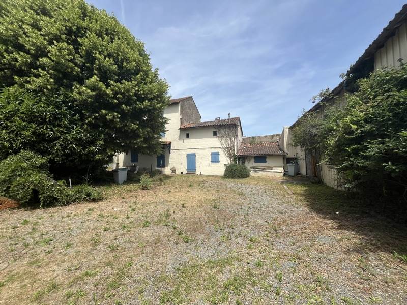 Vente Maison BRIOUX SUR BOUTONNE - 5 pièces -150 m² - (79170)