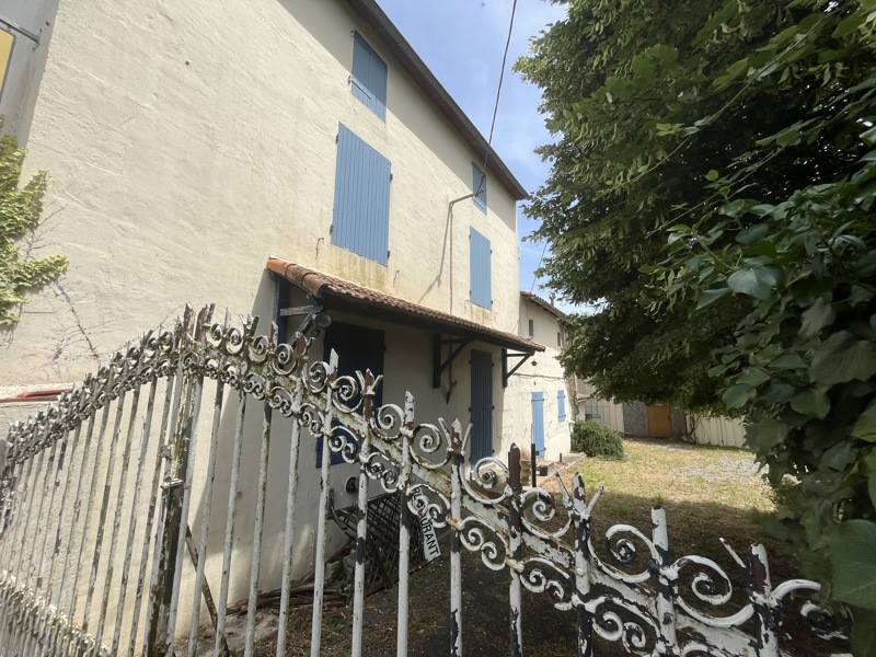 Vente Maison BRIOUX SUR BOUTONNE - 5 pièces -150 m² - (79170)