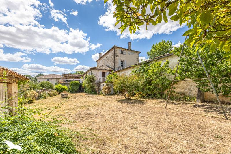 Vente Maison MELLE - 10 pièces -258 m² - (79500)