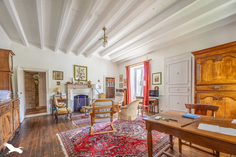 Vente Maison Melle - 10 pièces -258 m² - (79500)