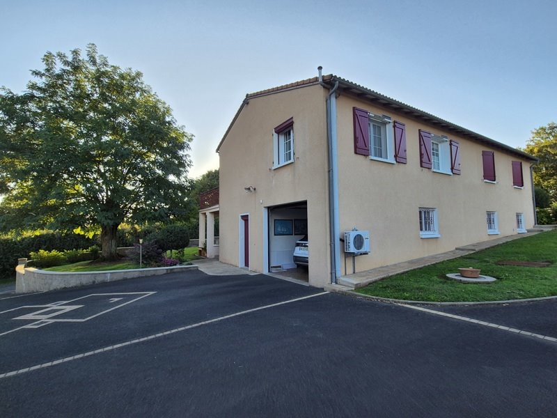 Vente Maison MARCILLE - 8 pièces -162 m² - (79500)
