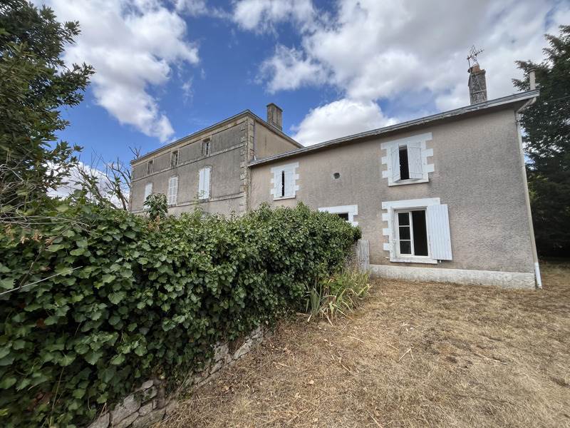 Vente Maison BEAUSSAIS VITRE - 7 pièces -281 m² - (79370)