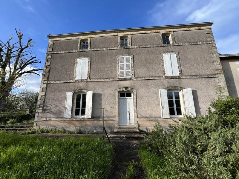 Vente Maison BEAUSSAIS VITRE - 7 pièces -281 m² - (79370)