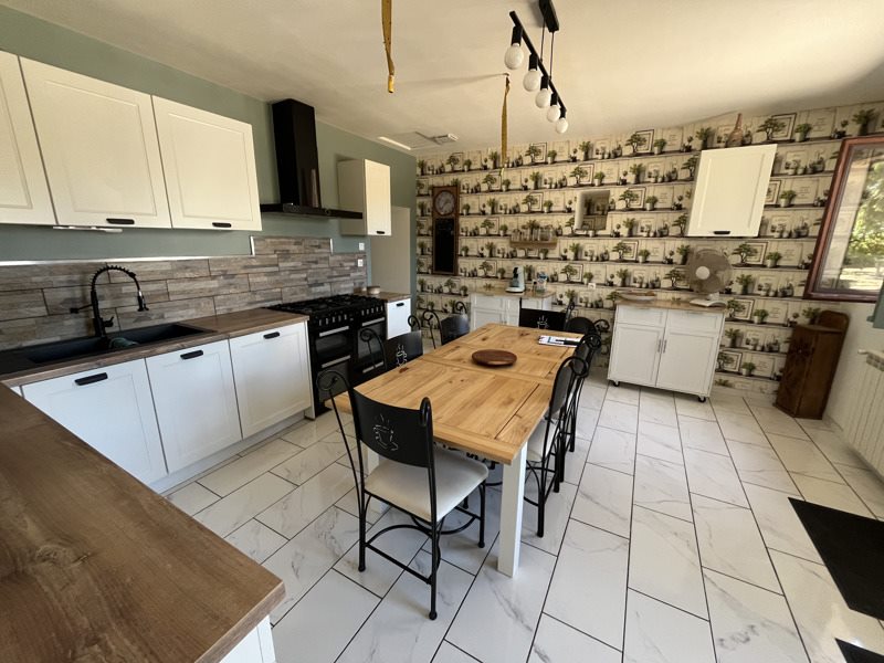Vente Maison ST ROMANS LES MELLE - 7 pièces -234 m² - (79500)