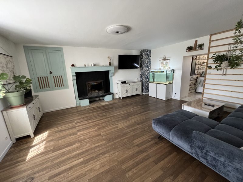 Vente Maison ST ROMANS LES MELLE - 7 pièces -234 m² - (79500)