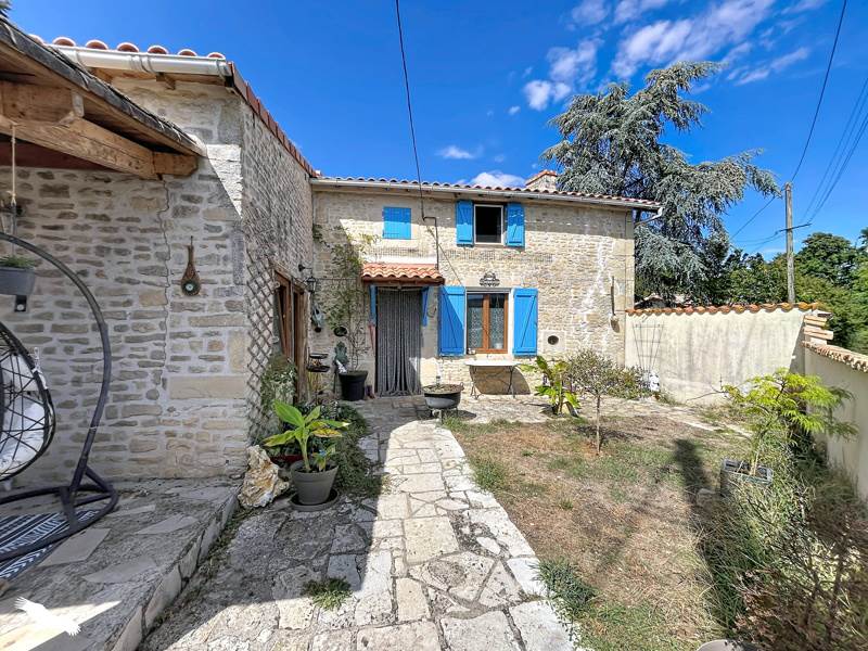 Maison 3 pièces 91 m² · à Saint-Coutant · 91 m² · 82 950 €