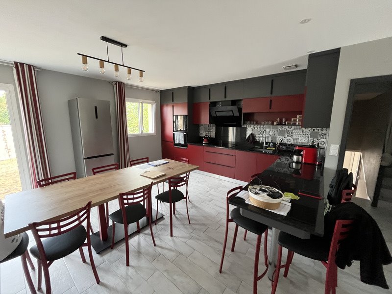 Vente Maison Saint-Romans-lès-Melle - 8 pièces -216 m² - (79500)