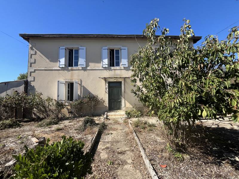 Vente Maison Melle - 9 pièces -242 m² - (79500)