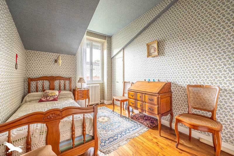 Vente Maison PERIGNE - 6 pièces -366 m² - (79170)