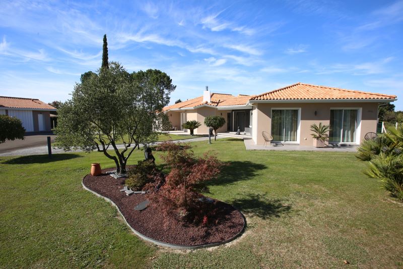 Vente Maison AIRE SUR L ADOUR - 6 pièces -203 m² - (40800)
