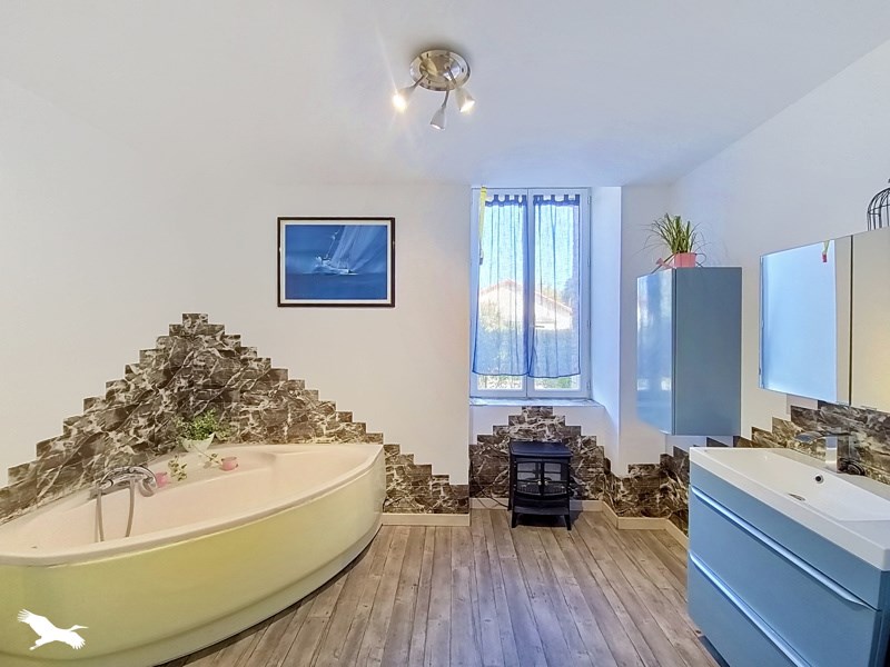 Vente Maison Ségos - 8 pièces -194 m² - (32400)