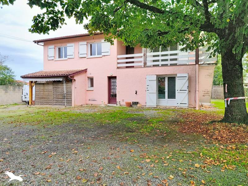 Immeuble 4 pièces 128 m² · à Aire-sur-l'Adour · 128 m² · 161 250 €