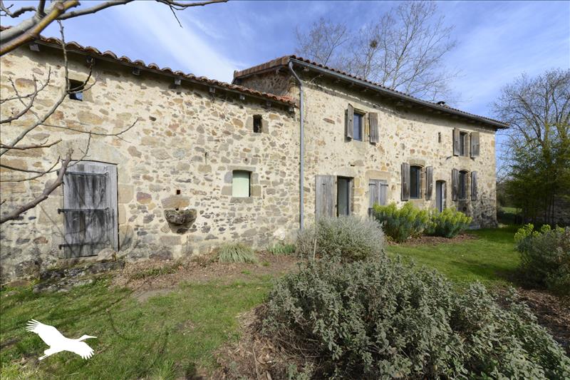 Vente Maison ROUZEDE - 5 pièces -154 m² - (16220)