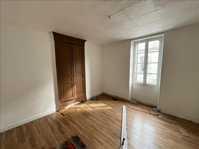 Vente Immeuble MONTBRON - -  114 m² - (16220)