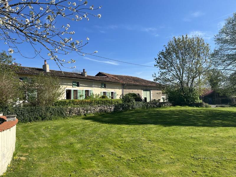 Vente Maison ROUZEDE - 7 pièces -266 m² - (16220)