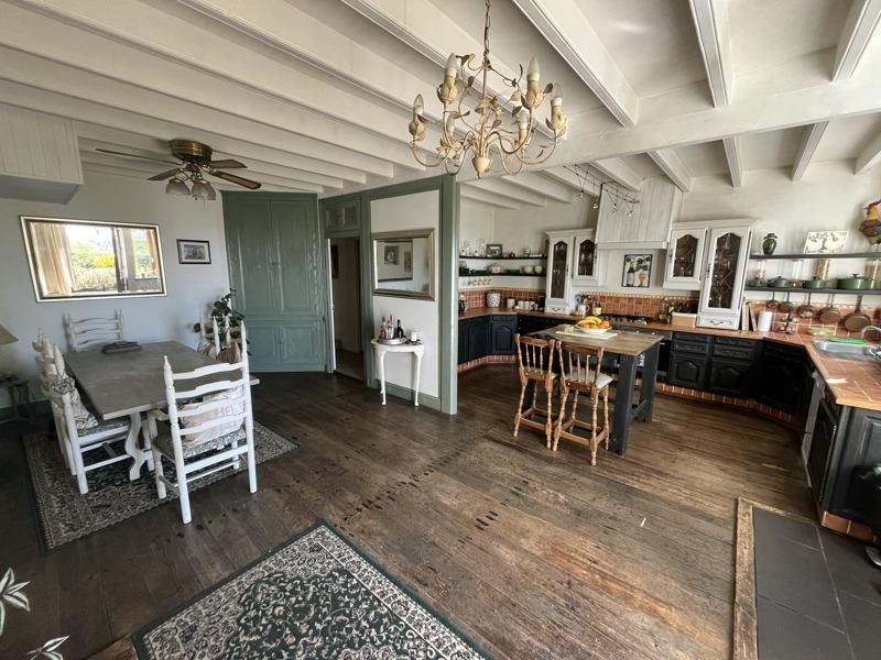 Vente Maison ROUZEDE - 7 pièces -266 m² - (16220)