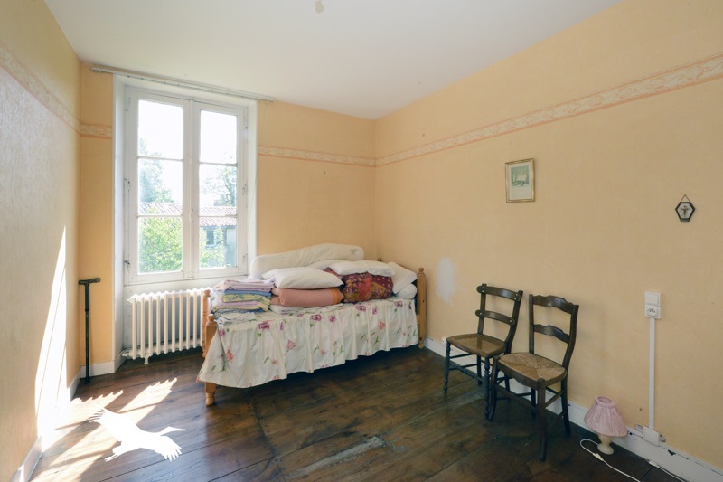 Vente Maison MASSIGNAC - 9 pièces -210 m² - (16310)