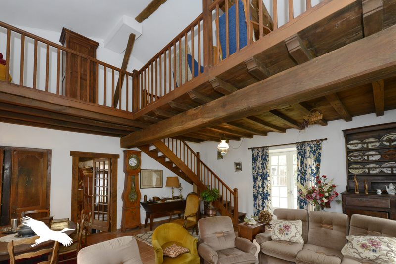 Vente Maison MONTBRON - 6 pièces -227,8 m² - (16220)