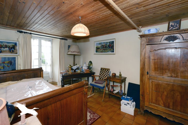 Vente Maison MONTBRON - 6 pièces -227,8 m² - (16220)