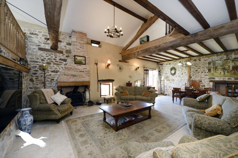 Vente Maison ECURAS - 6 pièces -185,5 m² - (16220)