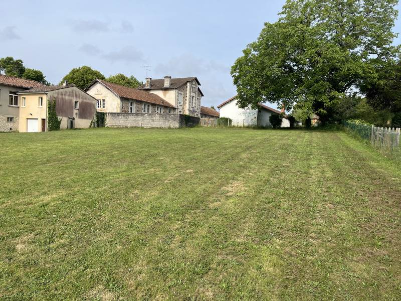 Vente Terrain MASSIGNAC - -746 m² - (16310)
