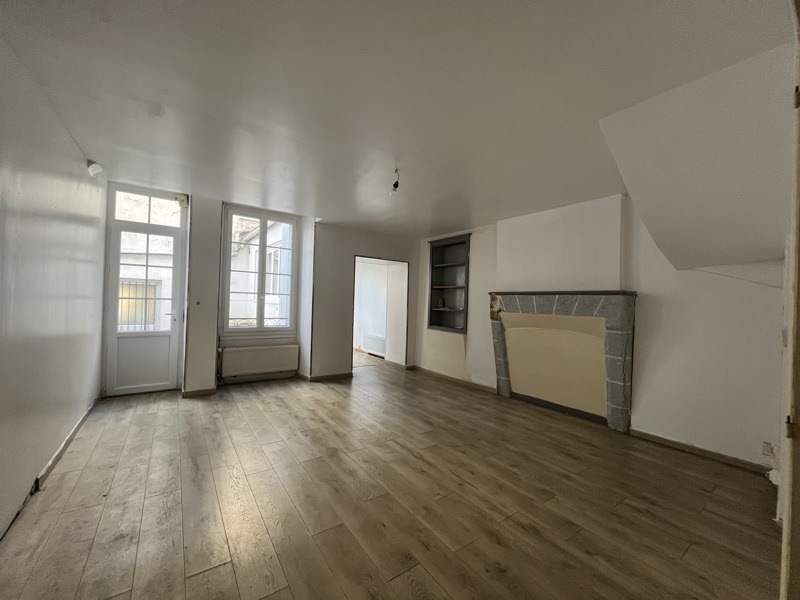 Vente Maison MONTBRON - 4 pièces -120 m² - (16220)