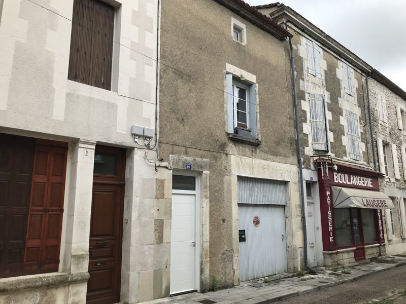 Vente Maison MONTBRON - 4 pièces -120 m² - (16220)