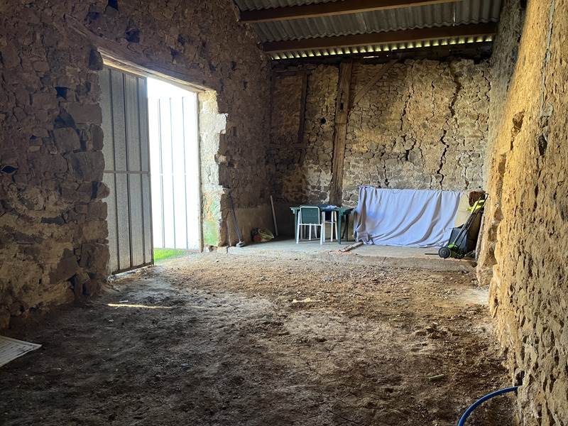 Vente Grange ECURAS - 1 pièce -57 m² - (16220)
