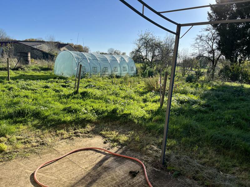 Vente Grange ECURAS - 1 pièce -57 m² - (16220)