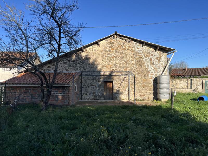 Vente Grange ECURAS - 1 pièce -57 m² - (16220)