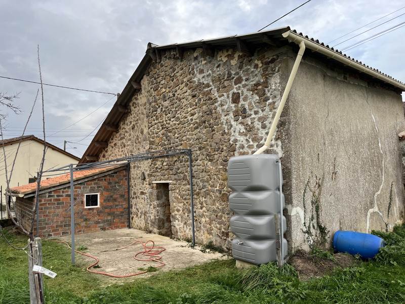 Vente Grange ECURAS - 1 pièce -57 m² - (16220)