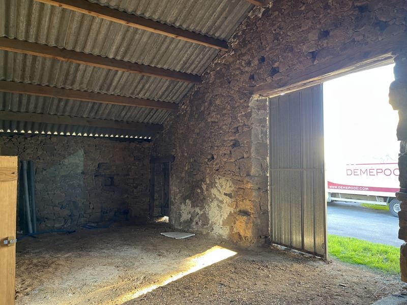 Vente Grange ECURAS - 1 pièce -57 m² - (16220)