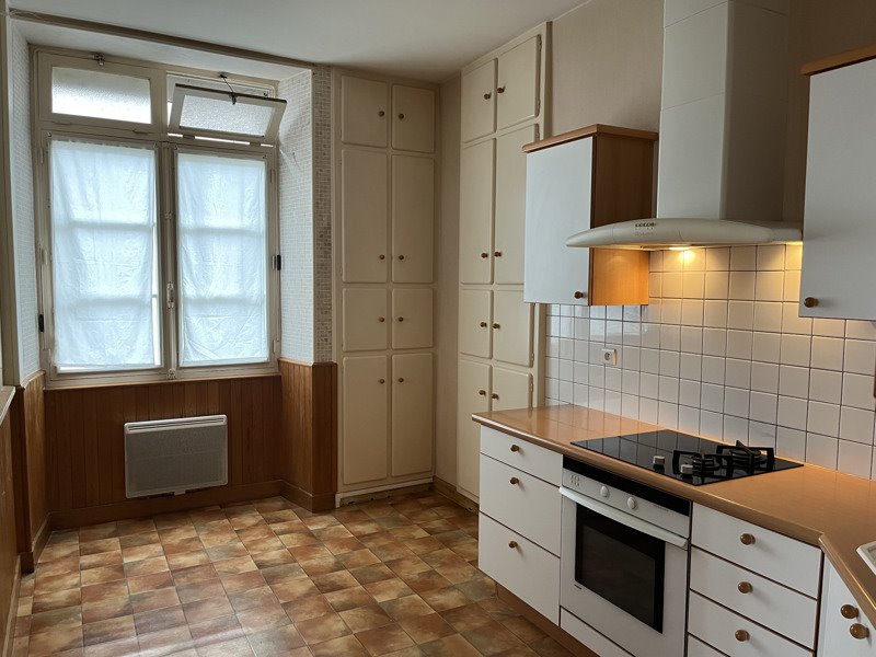 Vente Maison MONTBRON - 5 pièces -135 m² - (16220)