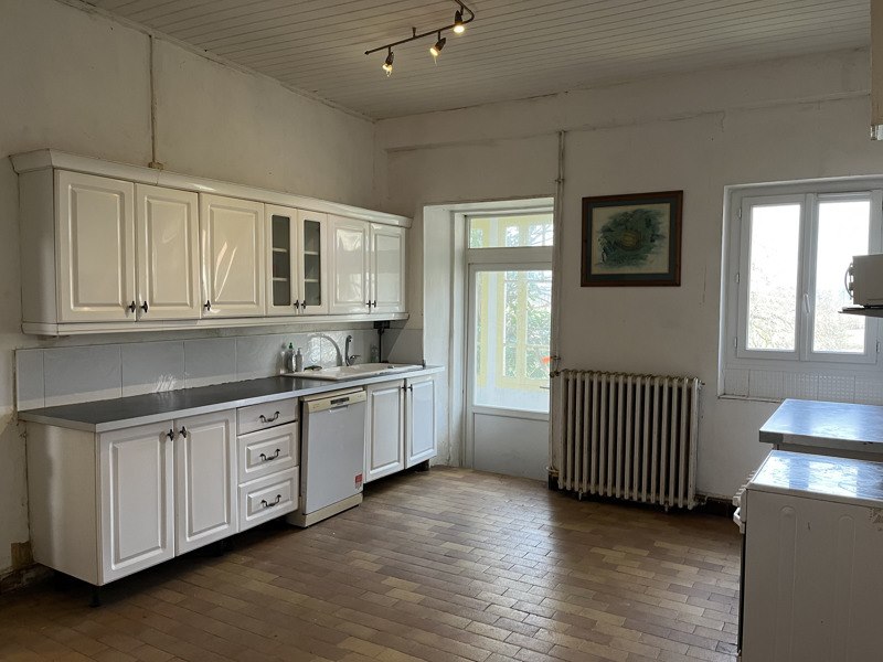 Vente Maison ECURAS - 6 pièces -183 m² - (16220)