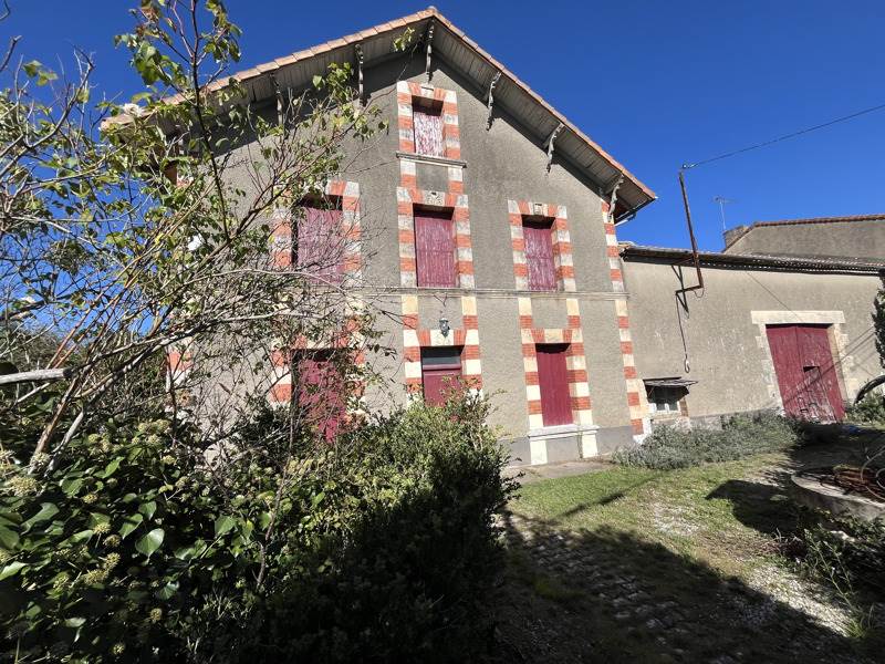 Vente Maison ECURAS - 6 pièces -183 m² - (16220)