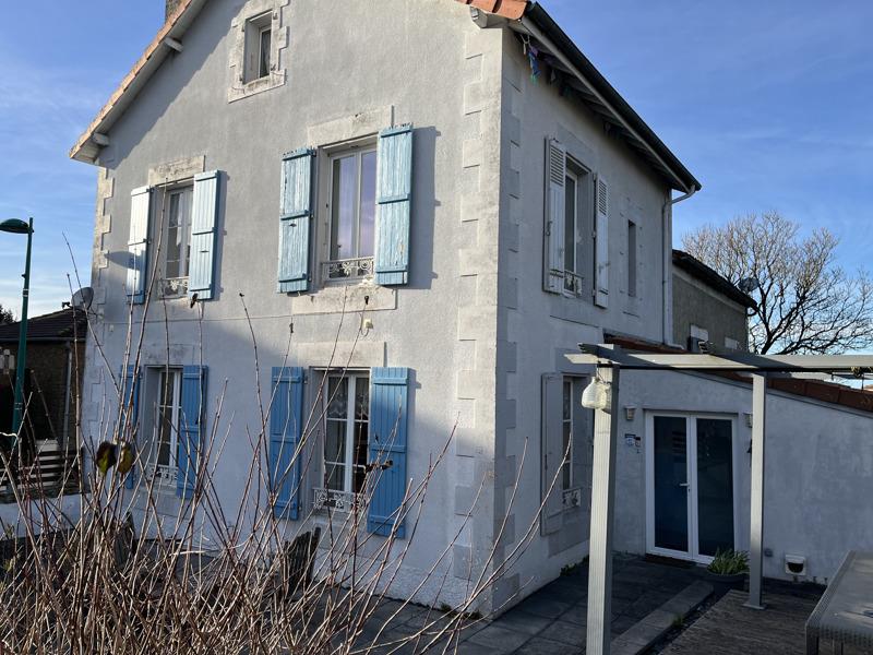 Vente Maison MONTEMBOEUF - 5 pièces -87 m² - (16310)