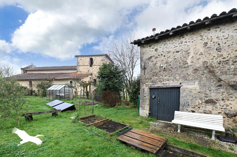 Vente Maison ROUZEDE - 5 pièces -146 m² - (16220)