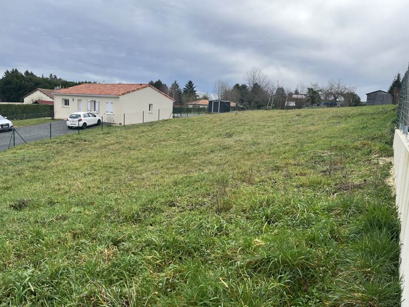 Vente Terrain MONTBRON - -819 m² - (16220)