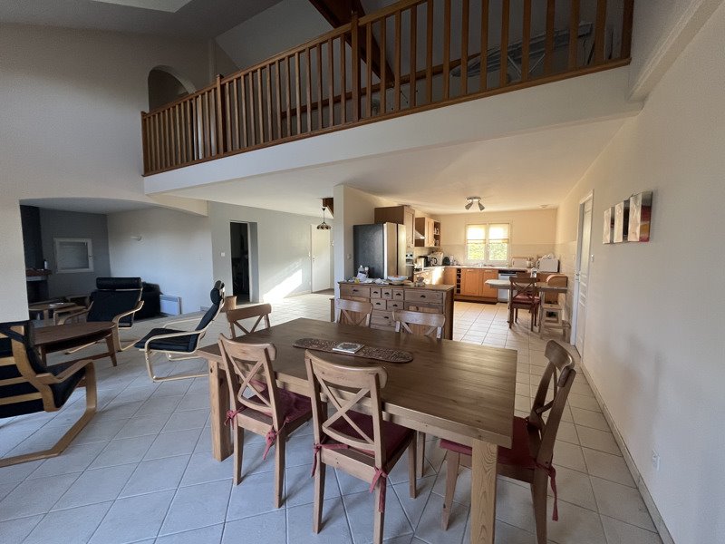 Vente Maison ROUZEDE - 6 pièces -201 m² - (16220)