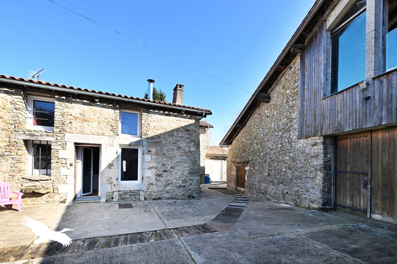 Vente Maison LE LINDOIS - 3 pièces -137 m² - (16310)