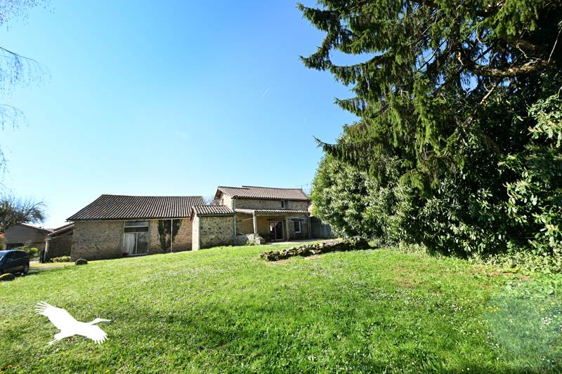 Vente Maison LE LINDOIS - 3 pièces -137 m² - (16310)