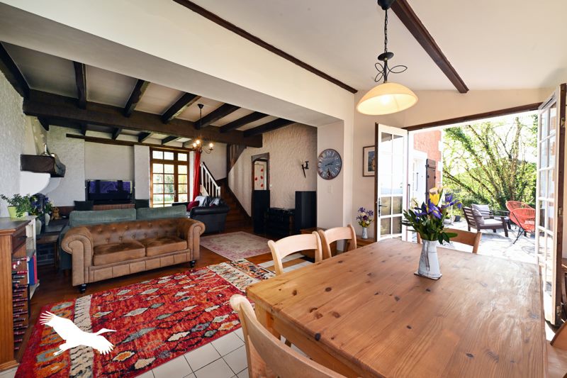 Vente Maison ECURAS - 6 pièces -132 m² - (16220)