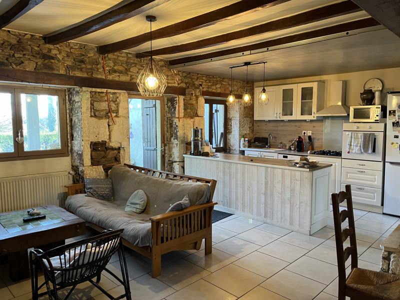 Vente Maison LE LINDOIS - 6 pièces -113 m² - (16310)