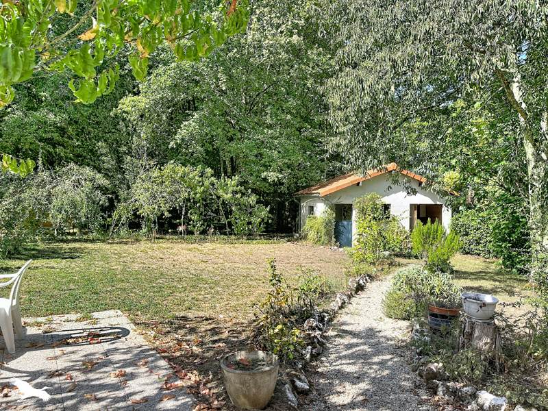 Vente Maison CHAZELLES - 4 pièces -113 m² - (16380)